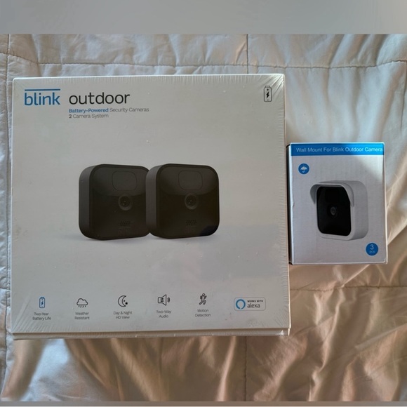 2 TWO Cameras Blink (3rd Gen) NIB + 3 Camera
Silicone Skin Covers NIB - Picture 5 of 12